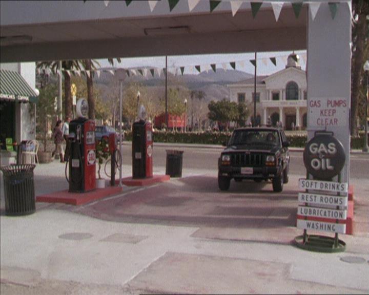 Charmed-Online-dot-217HowtoMakeAQuiltoutofAmericans0881.jpg
