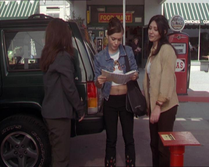 Charmed-Online-dot-217HowtoMakeAQuiltoutofAmericans0892.jpg