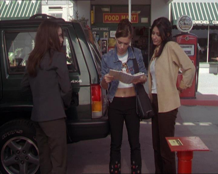 Charmed-Online-dot-217HowtoMakeAQuiltoutofAmericans0894.jpg