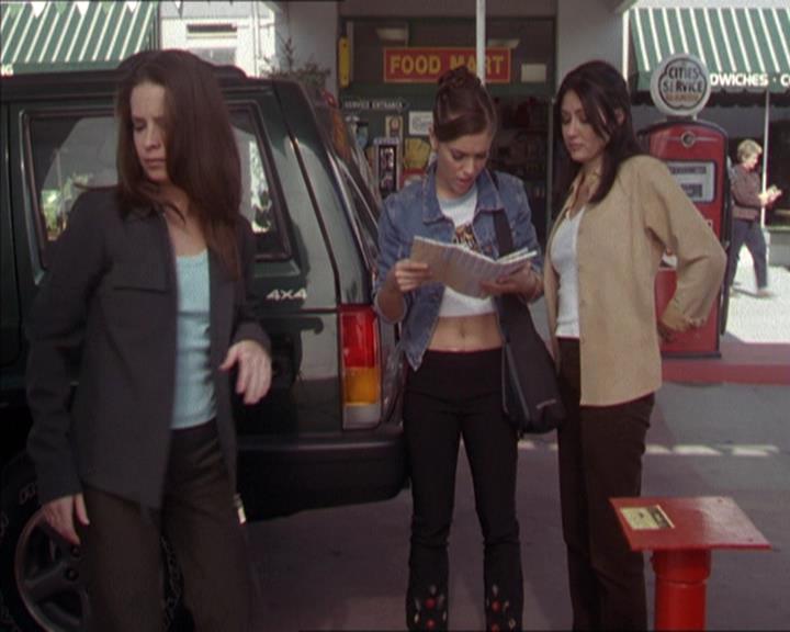 Charmed-Online-dot-217HowtoMakeAQuiltoutofAmericans0895.jpg