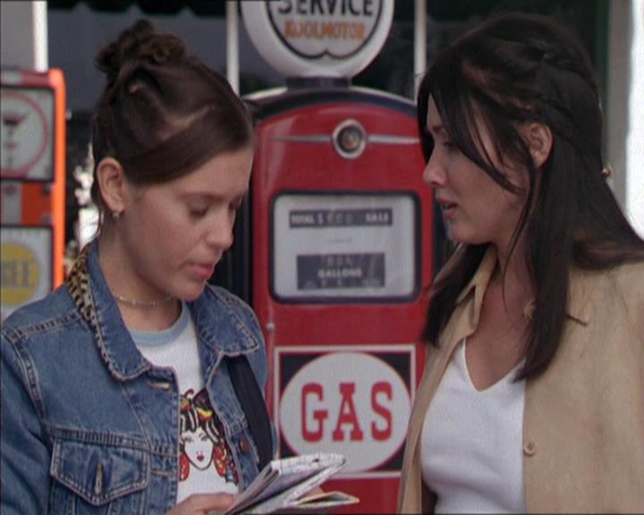 Charmed-Online-dot-217HowtoMakeAQuiltoutofAmericans0915.jpg