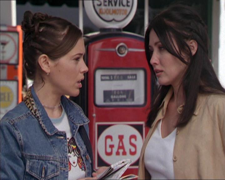 Charmed-Online-dot-217HowtoMakeAQuiltoutofAmericans0918.jpg
