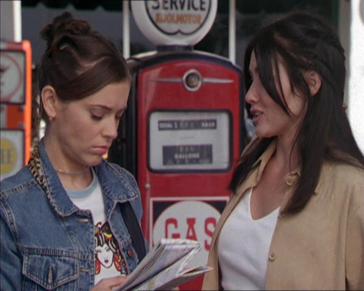 Charmed-Online-dot-217HowtoMakeAQuiltoutofAmericans0923.jpg