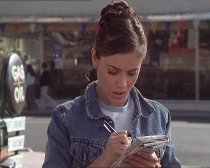 Charmed-Online-dot-217HowtoMakeAQuiltoutofAmericans0969.jpg Charmed-Online-dot-217HowtoMakeAQuiltoutofAmericans0969.jpg