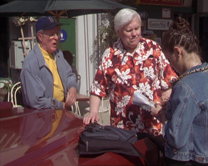 Charmed-Online-dot-217HowtoMakeAQuiltoutofAmericans0978.jpg