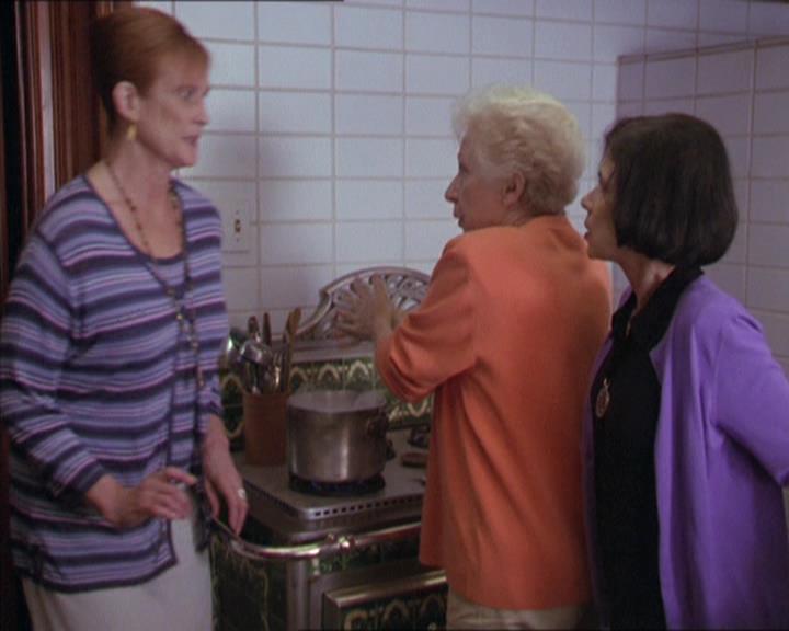 Charmed-Online-dot-217HowtoMakeAQuiltoutofAmericans1021.jpg