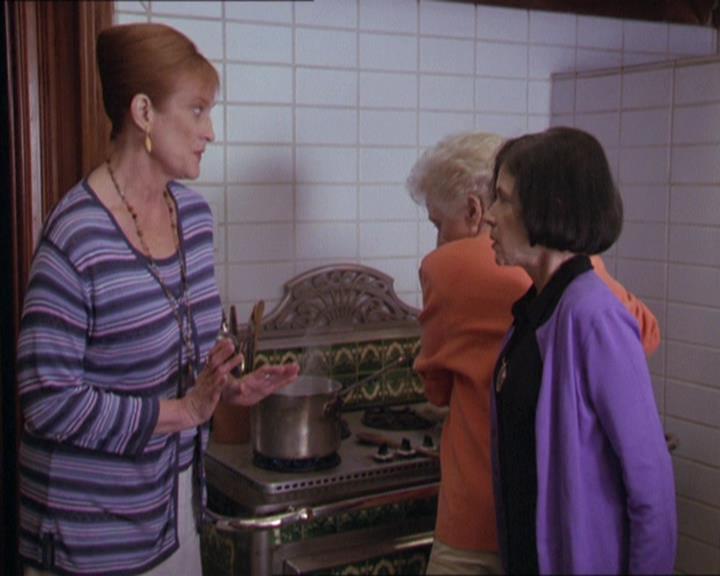 Charmed-Online-dot-217HowtoMakeAQuiltoutofAmericans1024.jpg