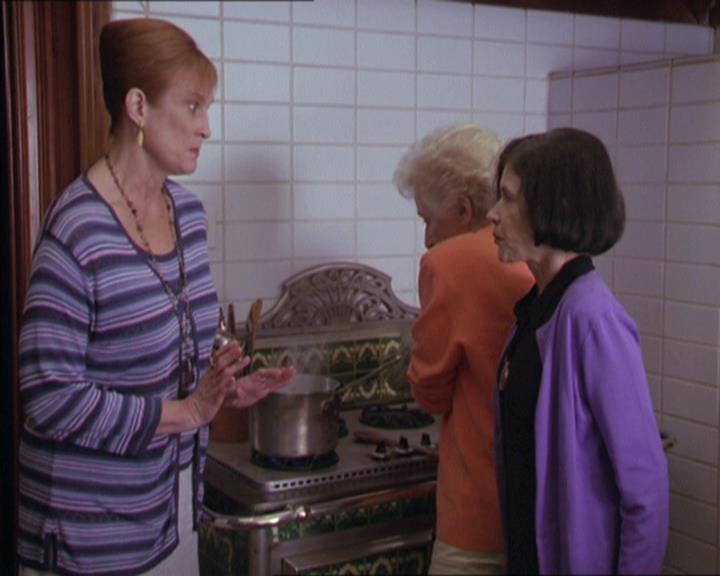 Charmed-Online-dot-217HowtoMakeAQuiltoutofAmericans1025.jpg