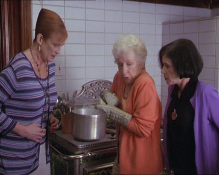 Charmed-Online-dot-217HowtoMakeAQuiltoutofAmericans1029.jpg