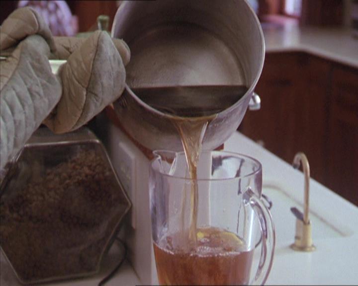 Charmed-Online-dot-217HowtoMakeAQuiltoutofAmericans1034.jpg Charmed-Online-dot-217HowtoMakeAQuiltoutofAmericans1034.jpg