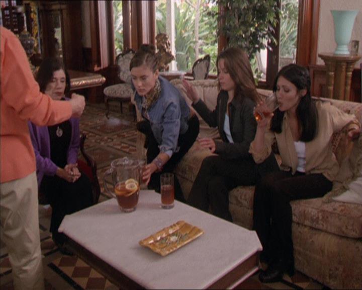 Charmed-Online-dot-217HowtoMakeAQuiltoutofAmericans1108.jpg