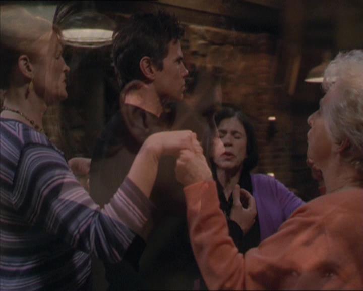 Charmed-Online-dot-217HowtoMakeAQuiltoutofAmericans1193.jpg