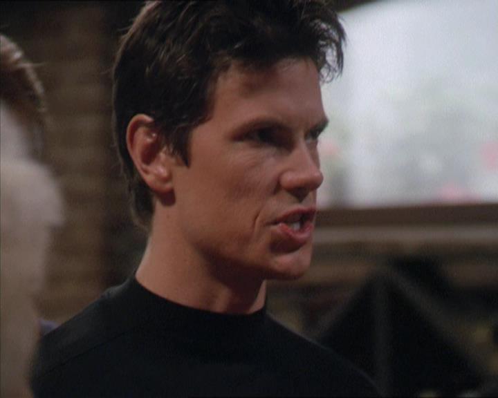 Charmed-Online-dot-217HowtoMakeAQuiltoutofAmericans1195.jpg