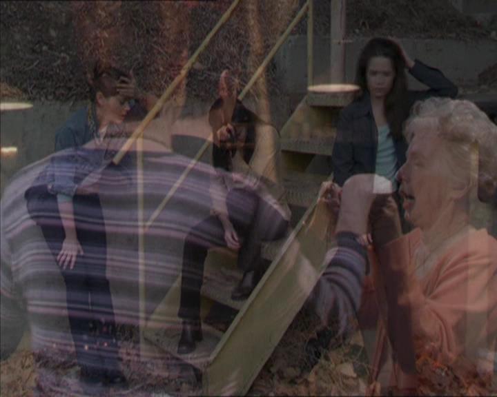 Charmed-Online-dot-217HowtoMakeAQuiltoutofAmericans1204.jpg