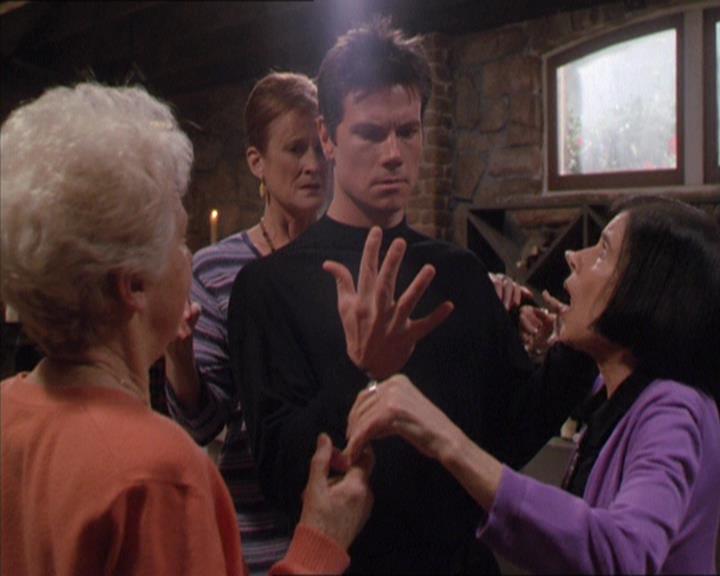 Charmed-Online-dot-217HowtoMakeAQuiltoutofAmericans1223.jpg