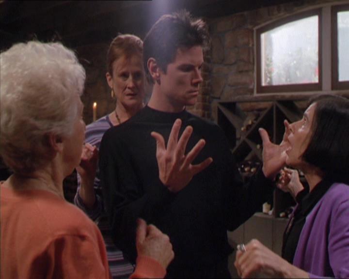 Charmed-Online-dot-217HowtoMakeAQuiltoutofAmericans1224.jpg