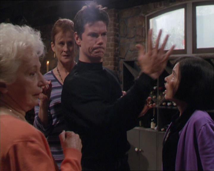 Charmed-Online-dot-217HowtoMakeAQuiltoutofAmericans1229.jpg