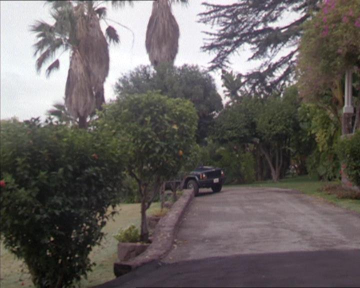 Charmed-Online-dot-217HowtoMakeAQuiltoutofAmericans1309.jpg