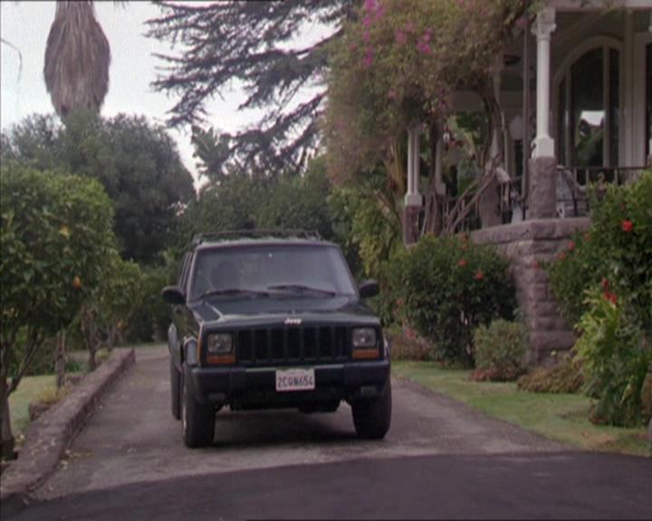 Charmed-Online-dot-217HowtoMakeAQuiltoutofAmericans1312.jpg