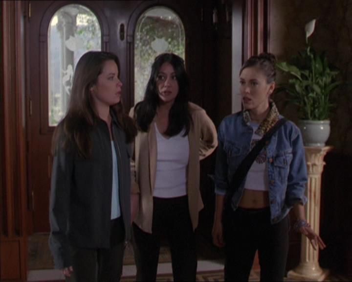 Charmed-Online-dot-217HowtoMakeAQuiltoutofAmericans1330.jpg