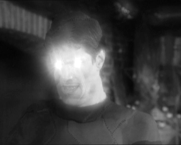 Charmed-Online-dot-217HowtoMakeAQuiltoutofAmericans1604.jpg Charmed-Online-dot-217HowtoMakeAQuiltoutofAmericans1604.jpg