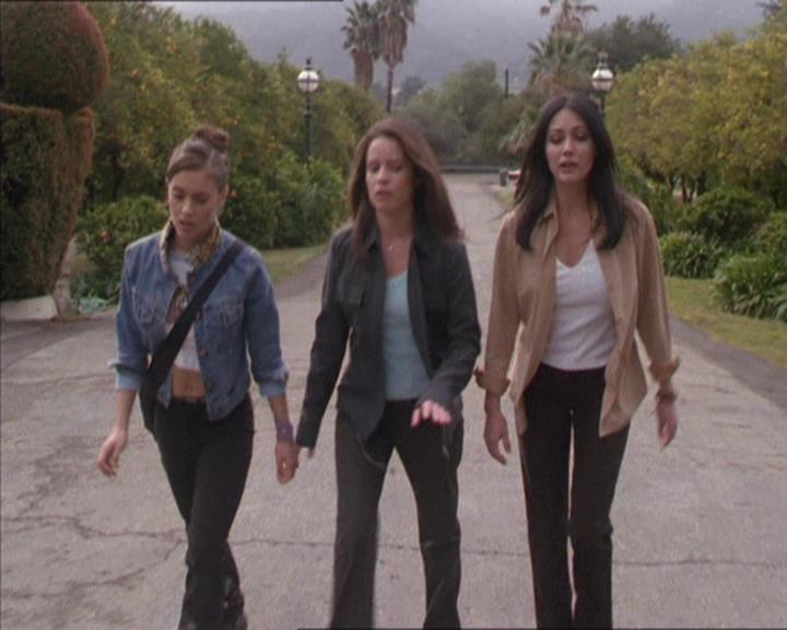 Charmed-Online-dot-217HowtoMakeAQuiltoutofAmericans1758.jpg
