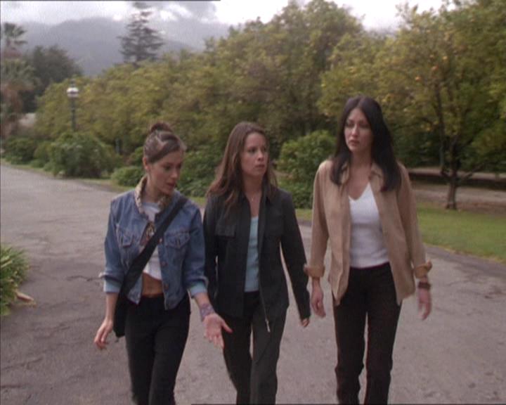 Charmed-Online-dot-217HowtoMakeAQuiltoutofAmericans1763.jpg