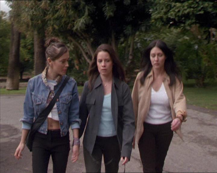 Charmed-Online-dot-217HowtoMakeAQuiltoutofAmericans1767.jpg