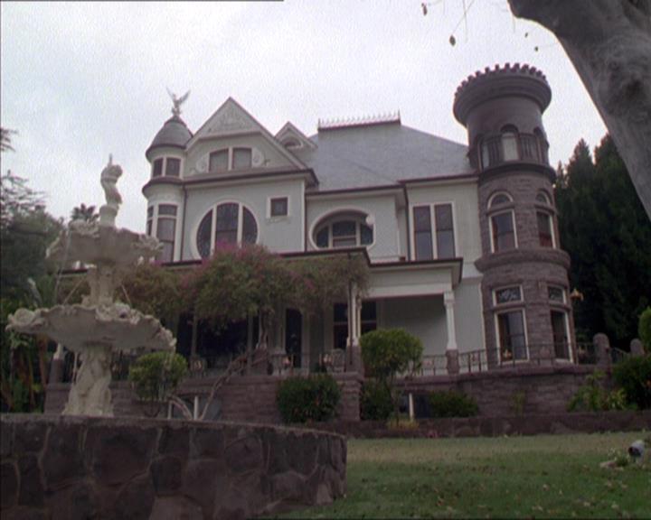 Charmed-Online-dot-217HowtoMakeAQuiltoutofAmericans1811.jpg