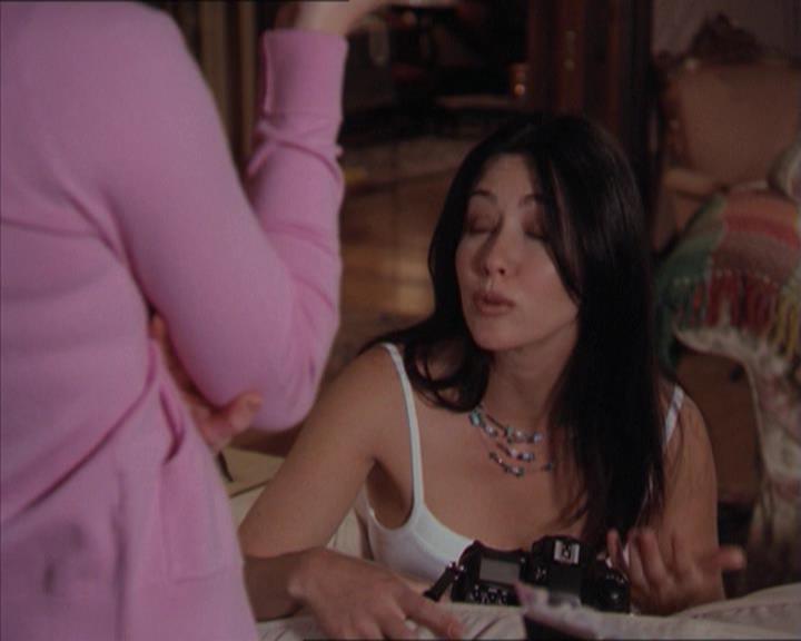 Charmed-Online-dot-218ChickFlick0034.jpg