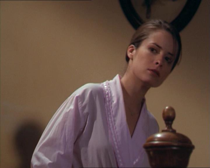 Charmed-Online-dot-218ChickFlick0140.jpg