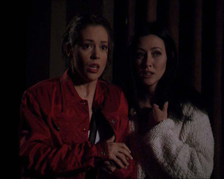 Charmed-Online-dot-218ChickFlick0174.jpg