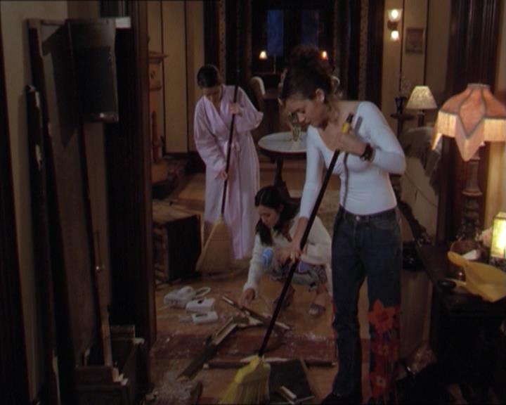 Charmed-Online-dot-218ChickFlick0300.jpg