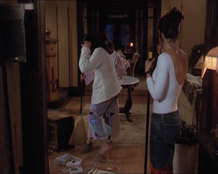 Charmed-Online-dot-218ChickFlick0345.jpg