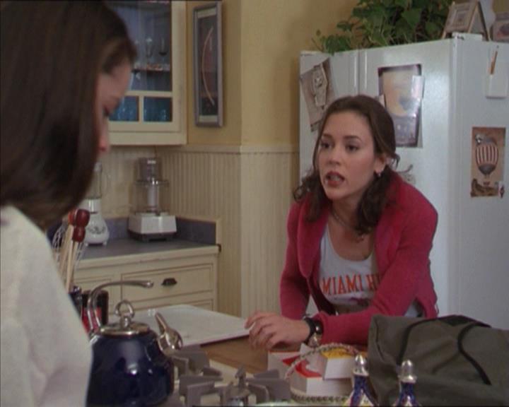 Charmed-Online-dot-218ChickFlick0625.jpg