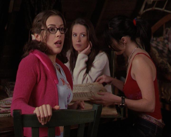 Charmed-Online-dot-218ChickFlick0835.jpg