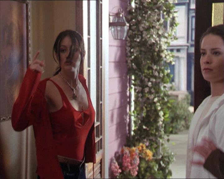 Charmed-Online-dot-218ChickFlick0972.jpg