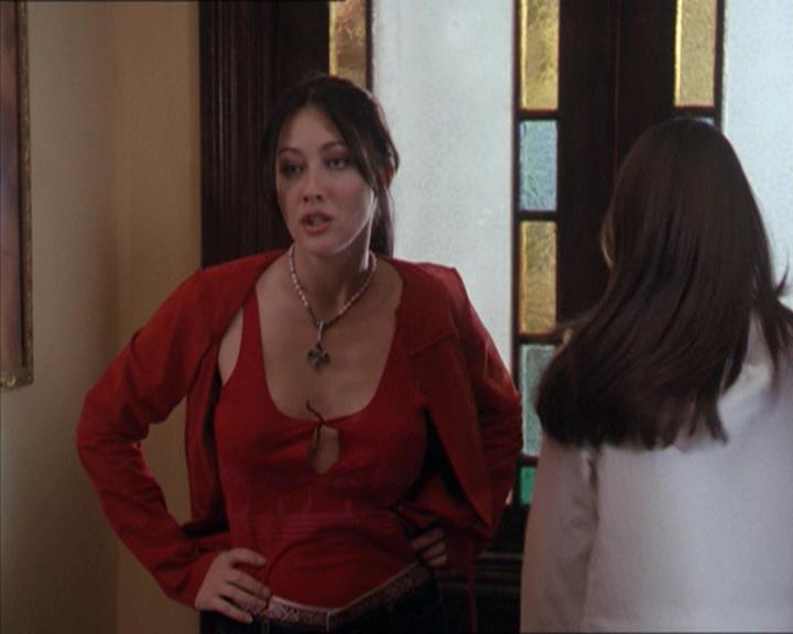 Charmed-Online-dot-218ChickFlick0980.jpg
