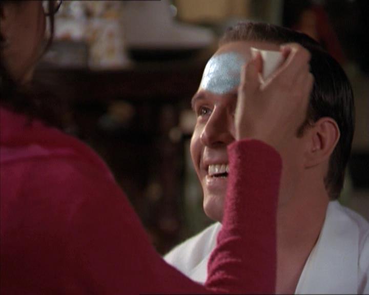 Charmed-Online-dot-218ChickFlick1089.jpg