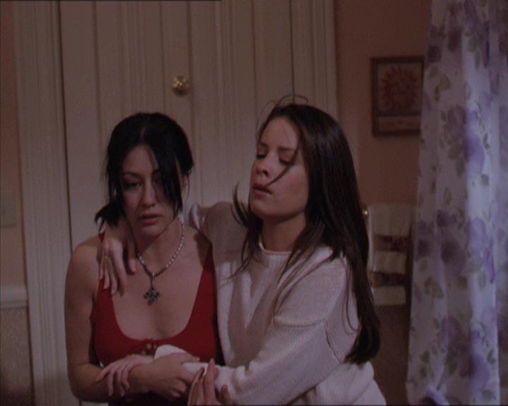 Charmed-Online-dot-218ChickFlick1630.jpg
