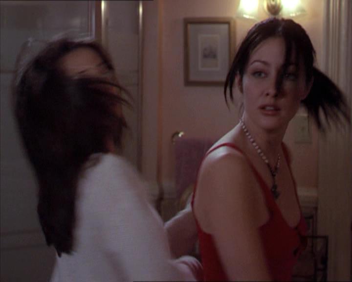 Charmed-Online-dot-218ChickFlick1635.jpg