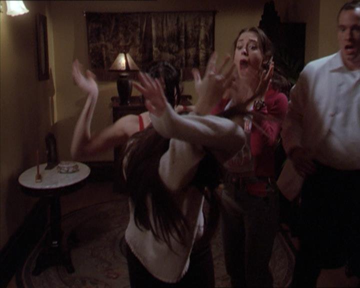 Charmed-Online-dot-218ChickFlick1642.jpg