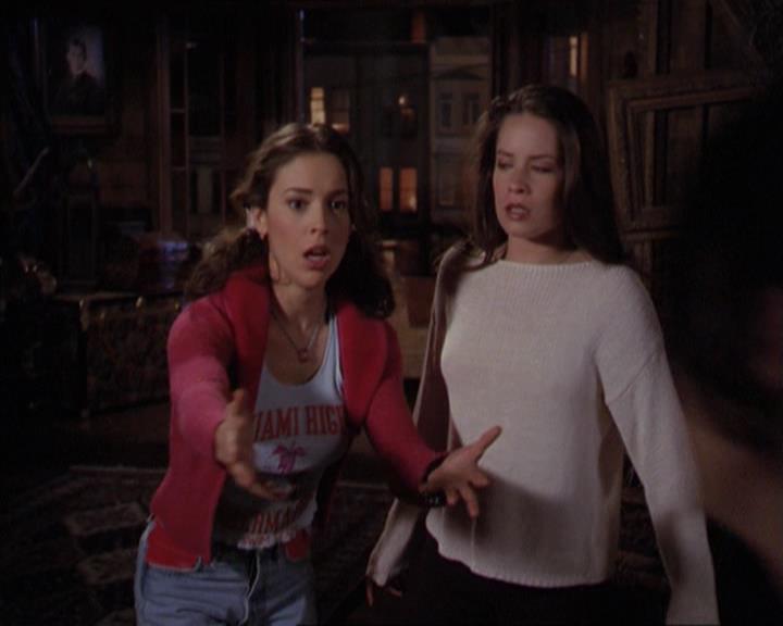 Charmed-Online-dot-218ChickFlick1726.jpg