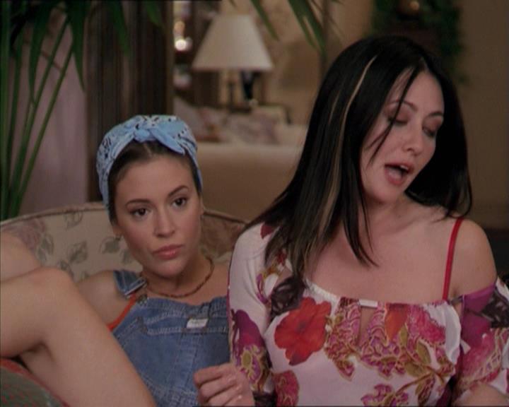 Charmed-Online-dot-218ChickFlick2325.jpg