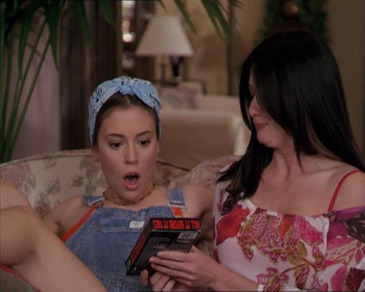 Charmed-Online-dot-218ChickFlick2330.jpg