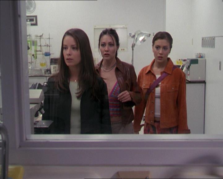 Charmed-Online-dot-220AstralMonkeys0961.jpg