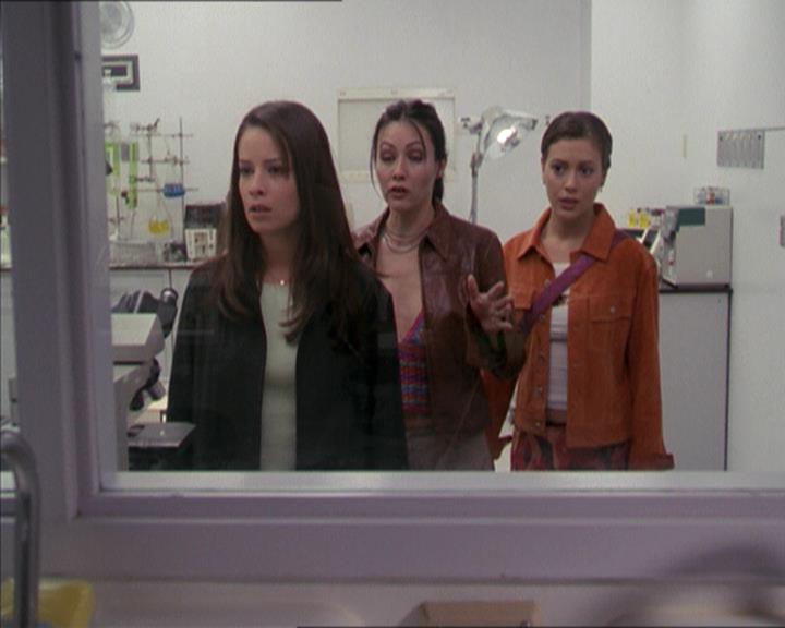 Charmed-Online-dot-220AstralMonkeys0970.jpg