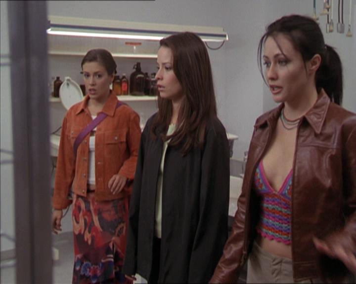 Charmed-Online-dot-220AstralMonkeys0985.jpg