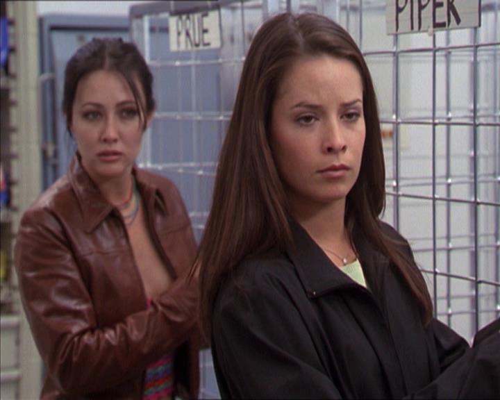 Charmed-Online-dot-220AstralMonkeys1056.jpg