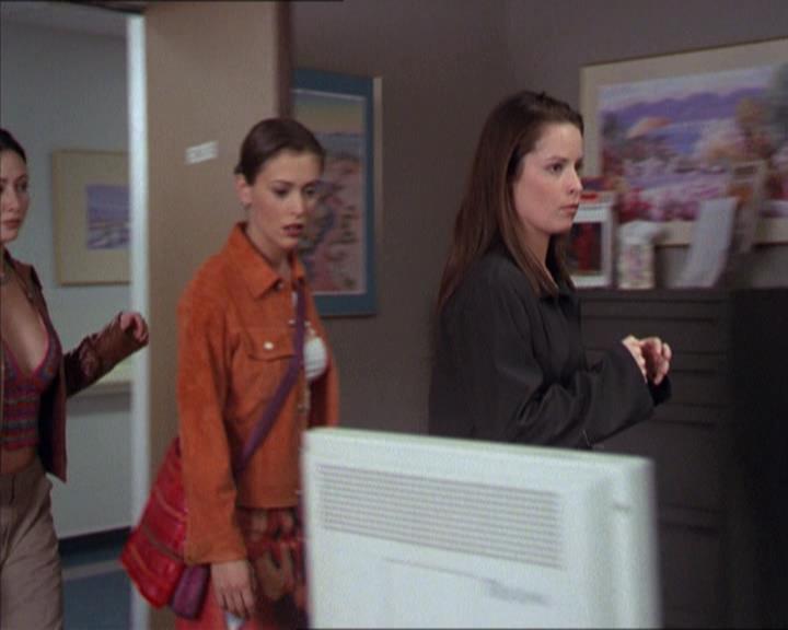 Charmed-Online-dot-220AstralMonkeys1203.jpg
